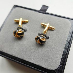 LOVE KNOT CUFFLINKS IN BLACK ENAMEL AND GOLD PLATE